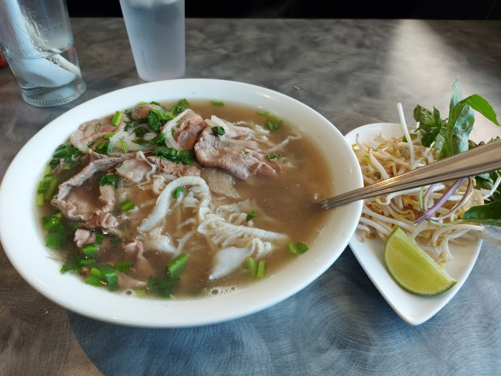 Mother’s Vietnamese Kitchen | 145 Barton St E, Hamilton, ON L8L 8A8, Canada | Phone: (905) 777-1100