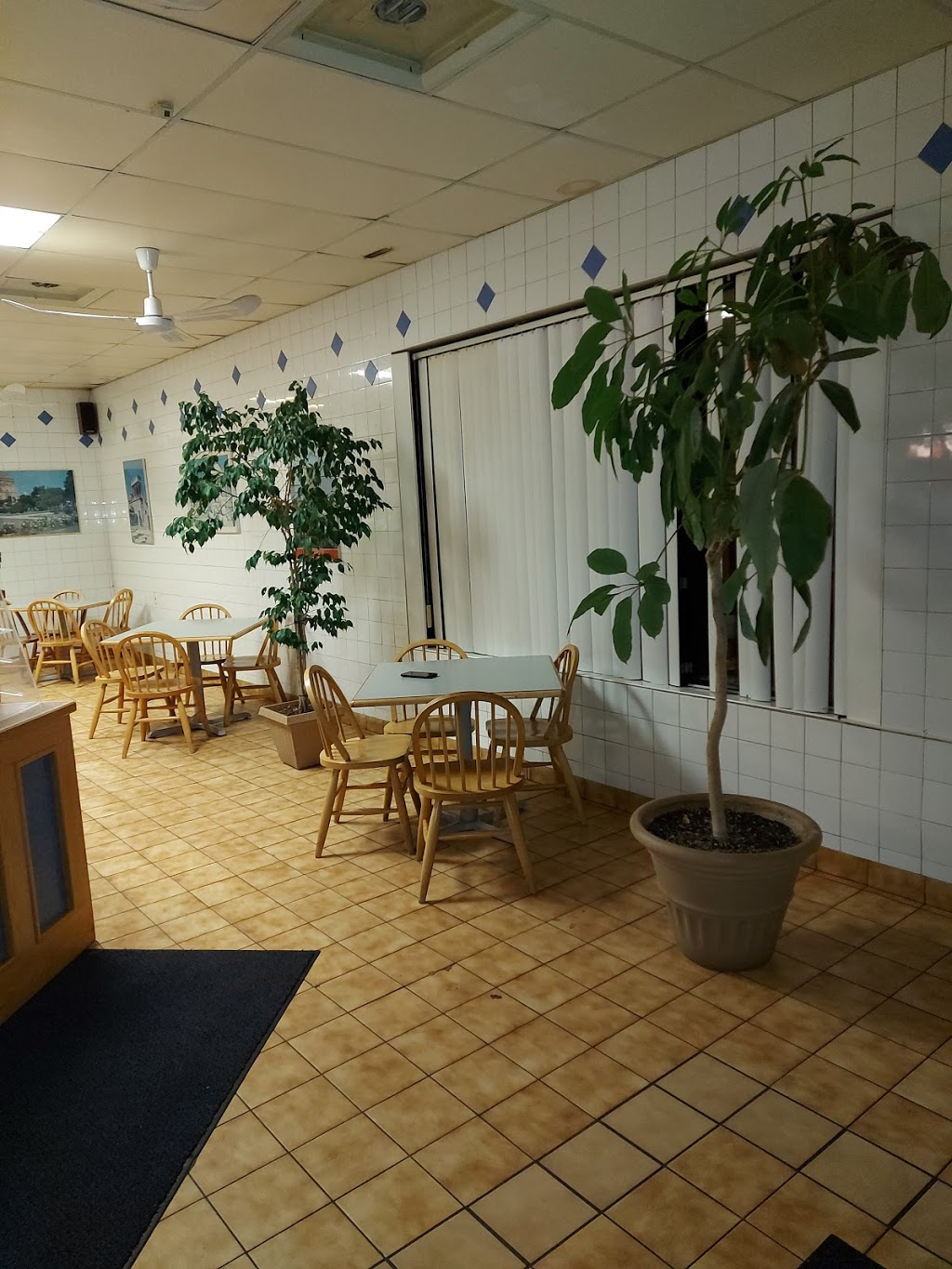 Steve & Eddys Fish & Chips | 5635 Tecumseh Rd E, Windsor, ON N8T 1C8, Canada | Phone: (519) 944-2480