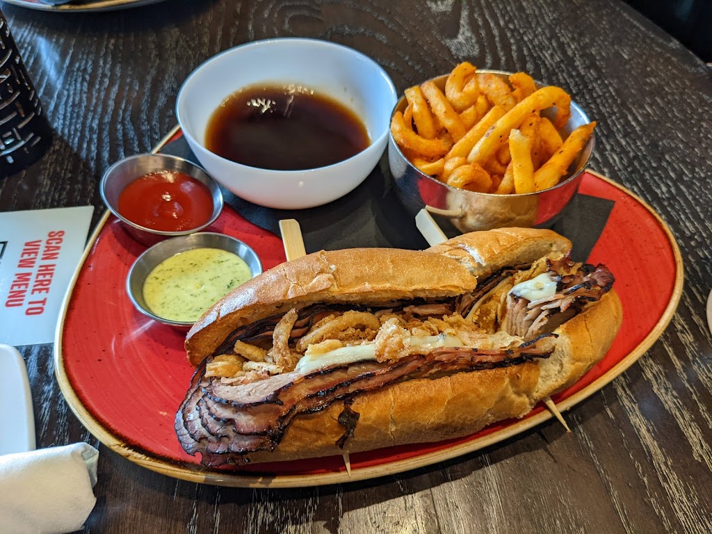 Personas Patio Restaurant And Lounge | 4331 Dominion St, Burnaby, BC V5G 1C7, Canada | Phone: (604) 453-0811