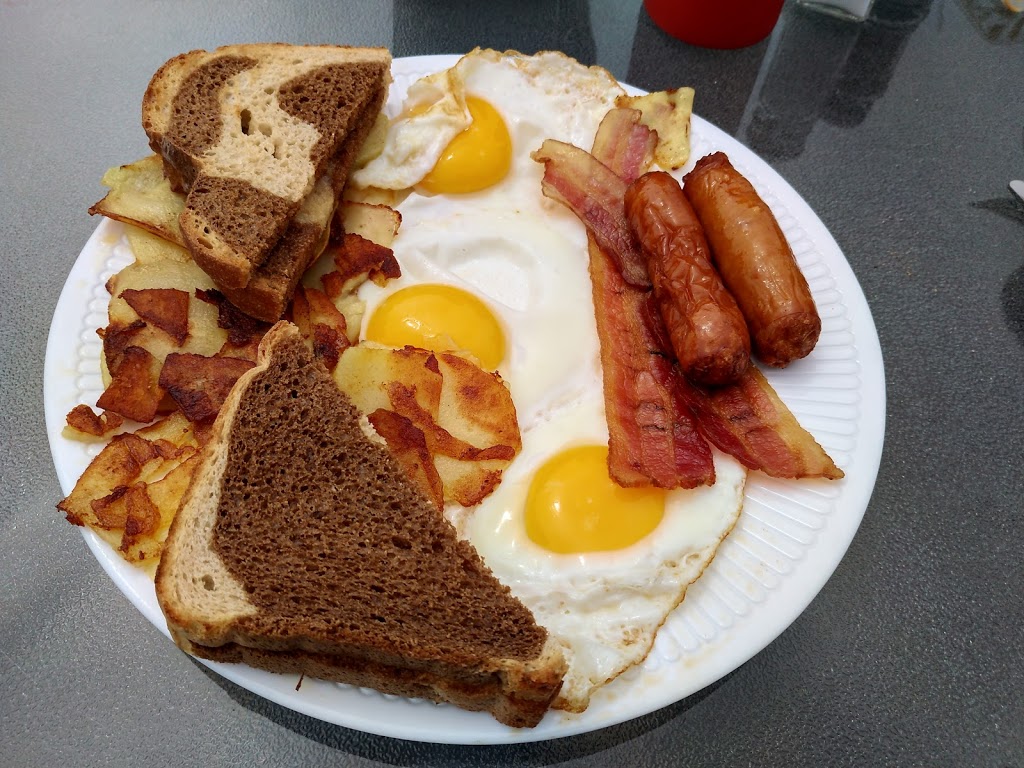 Runways Cafe | 4881 Fountain St N, Breslau, ON N0B 1M0, Canada | Phone: (519) 648-2211