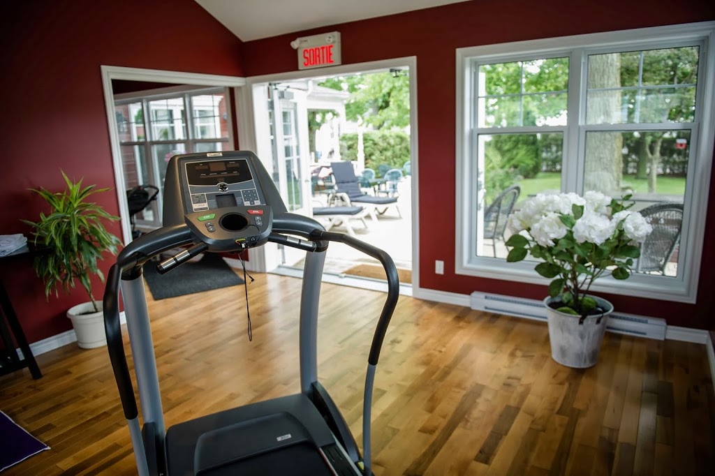 Hotel Manoir Becancourt | 3255 Avenue Nicolas Perrot, Bécancour, QC G9H 3C2, Canada | Phone: (819) 294-9068