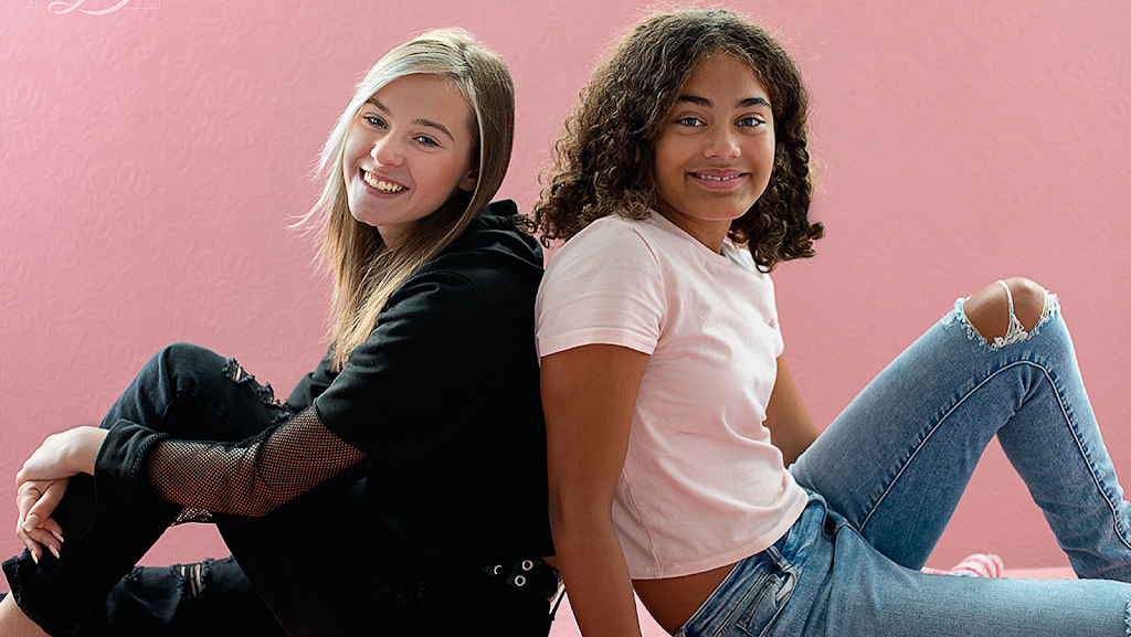 Linda Dickinson Photography | 5006 57 St, Beaumont, AB T4X 1B9, Canada | Phone: (780) 708-3666