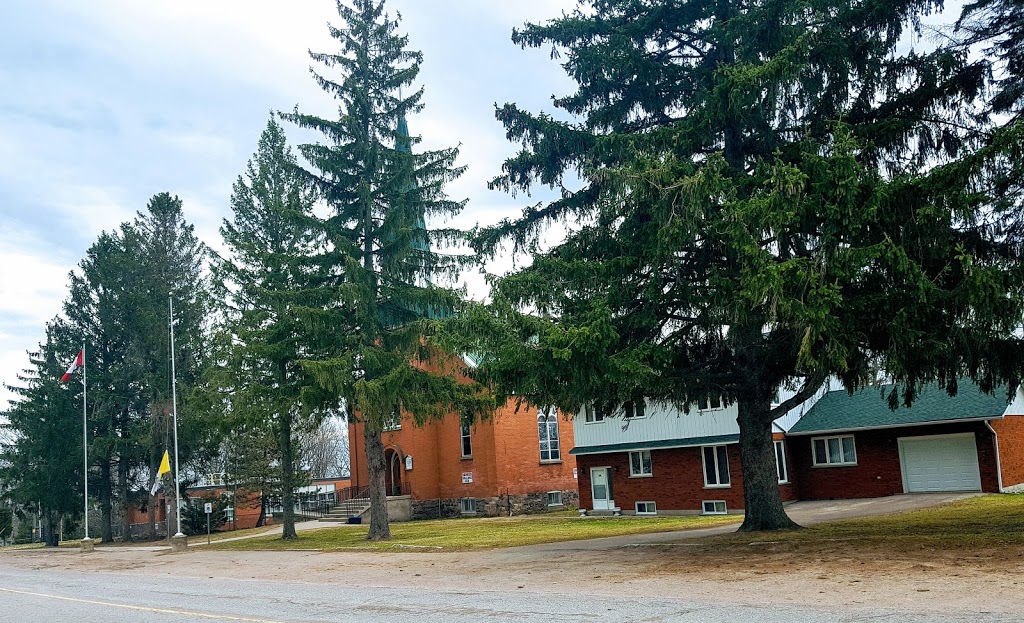 St. Johns Catholic Church | 207 Pine St, Waubaushene, ON L0K 2C0, Canada | Phone: (705) 538-2353
