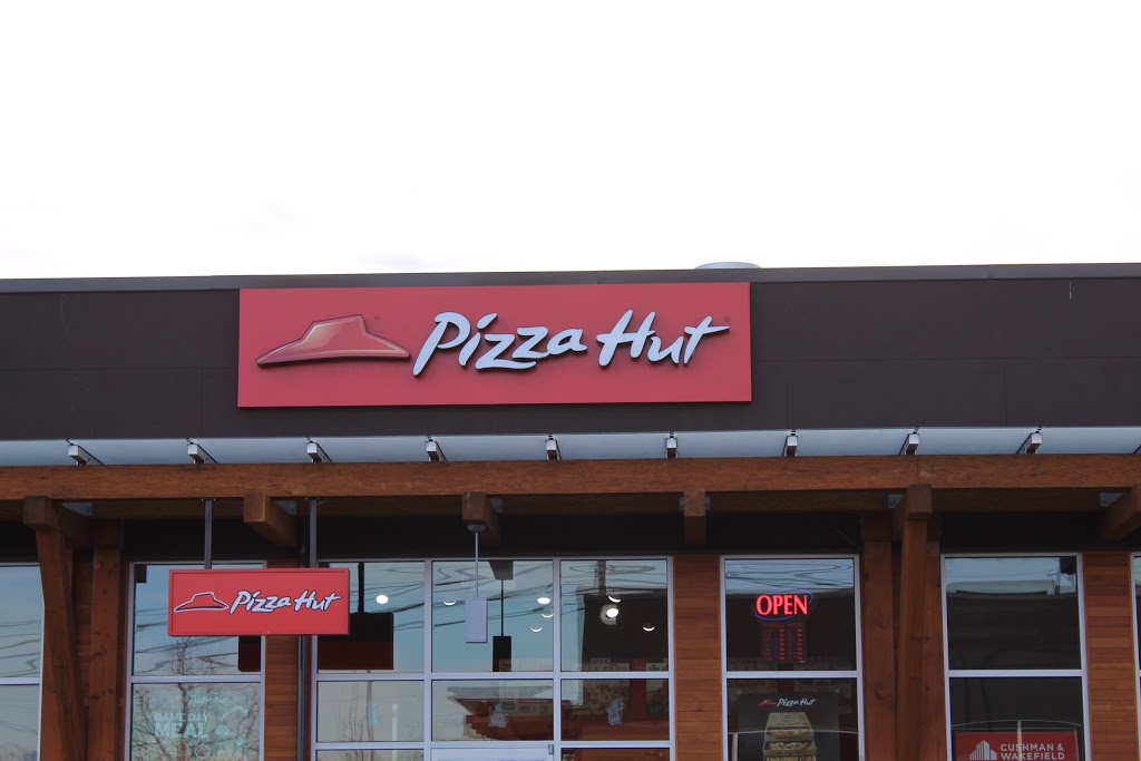 Pizza Hut | 26426 Fraser Hwy, Aldergrove, BC V4W 0C2, Canada | Phone: (604) 625-5551