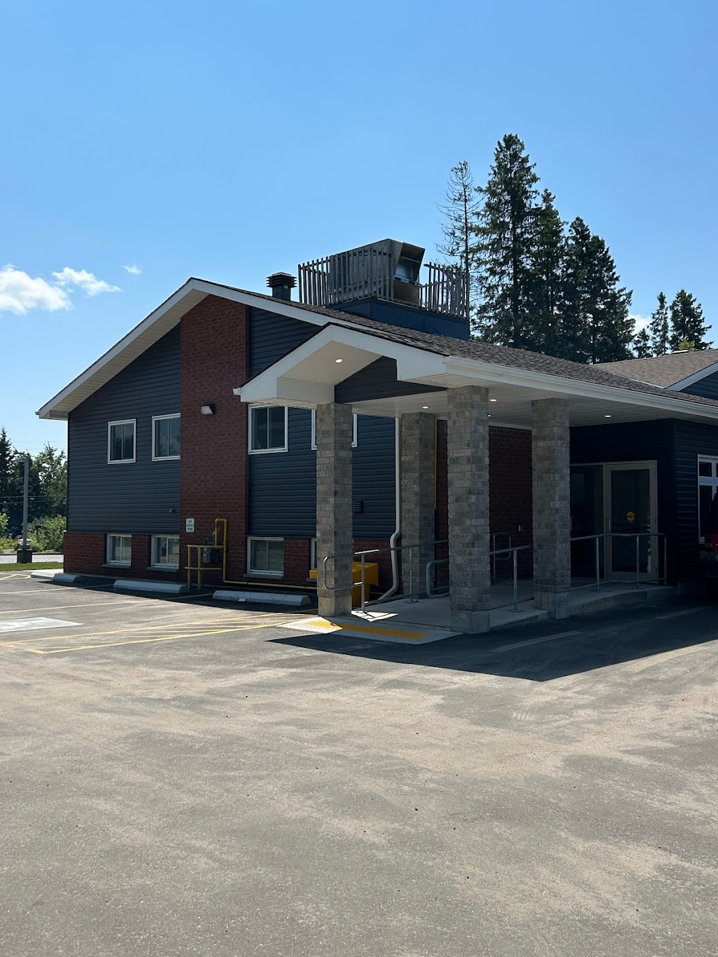 Sundridge & District Medical Centre | Box 1059, 5 Park St, Sundridge, ON P0A 1Z0, Canada | Phone: (705) 384-1277