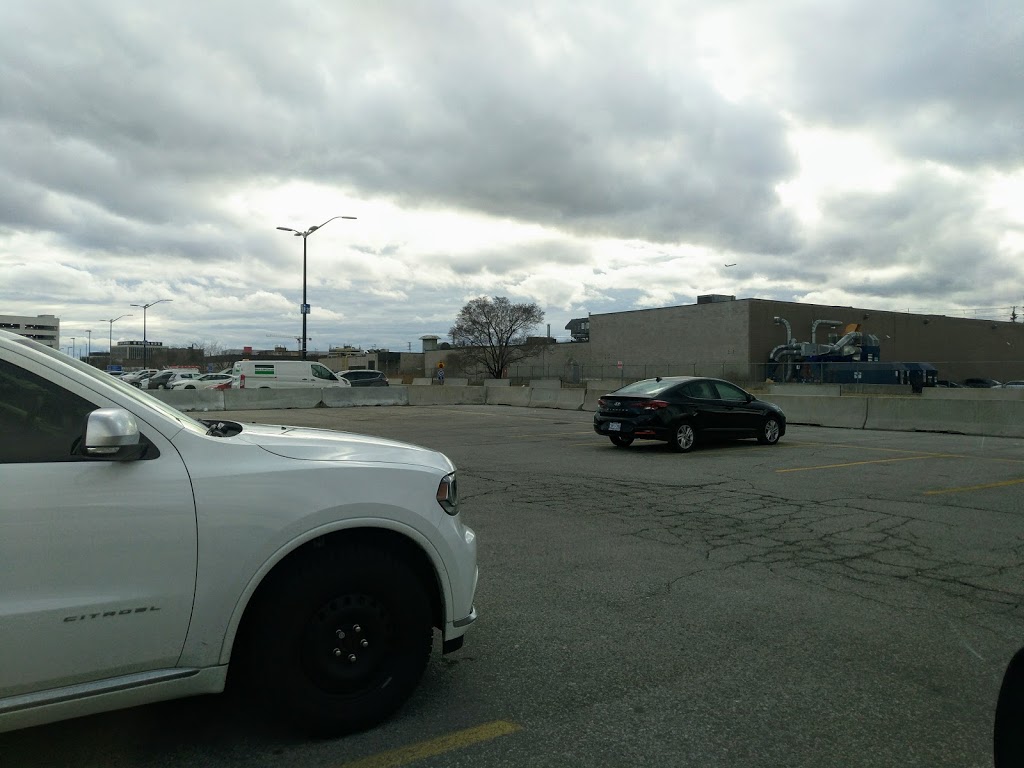 Cell Phone Waiting Area | 7 Network Rd, Mississauga, ON L4V 1B3, Canada | Phone: (416) 247-7678