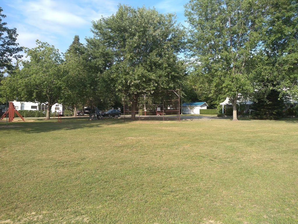 Camping Globe Trotter Inc. | 1200 Chemin de la Ligne Brandon, Saint-Félix-de-Valois, QC J0K 2M0, Canada | Phone: (450) 889-5832