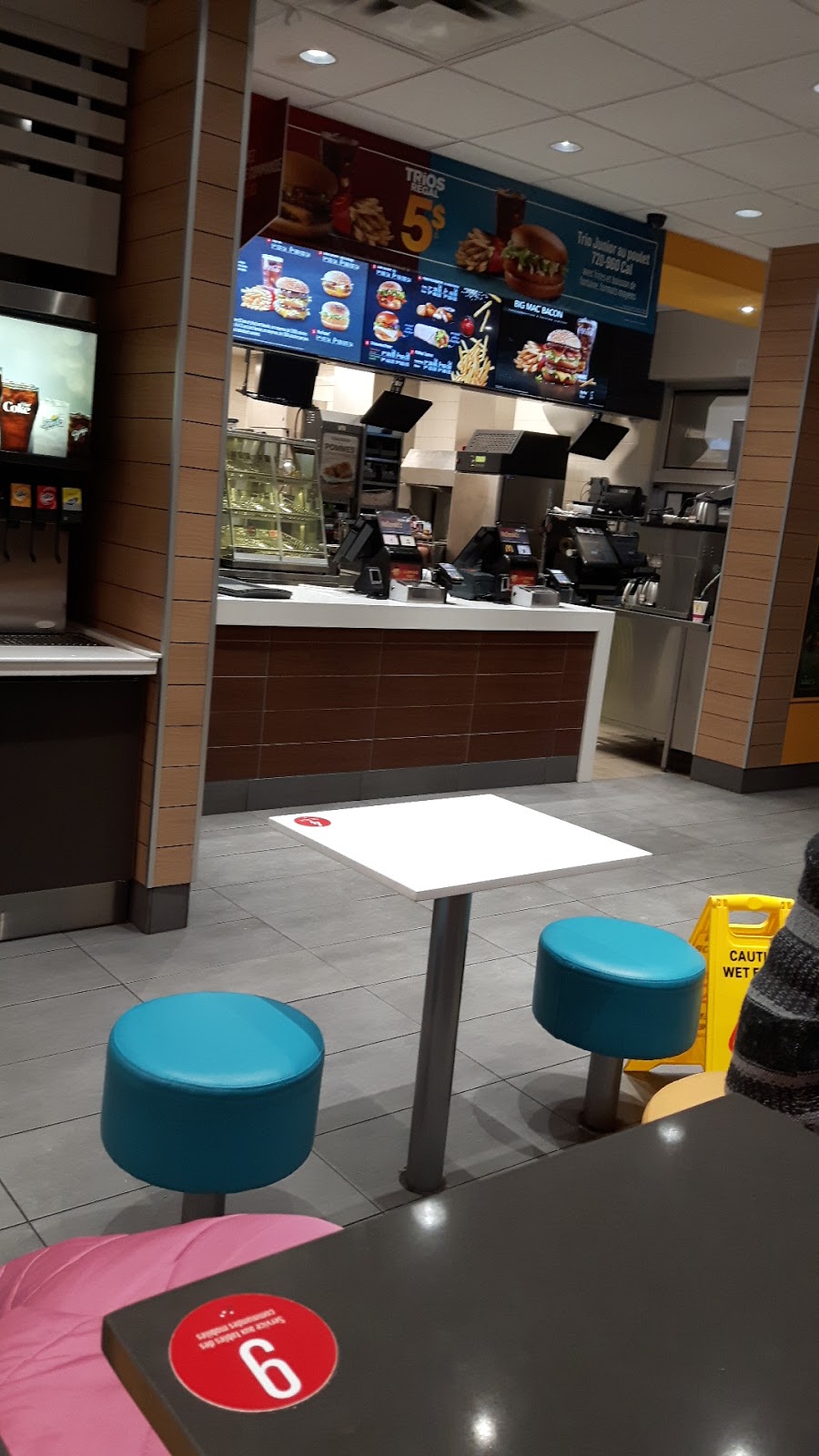 McDonalds | 377-A Rue Papineau, Papineauville, QC J0V 1R0, Canada | Phone: (819) 427-9956