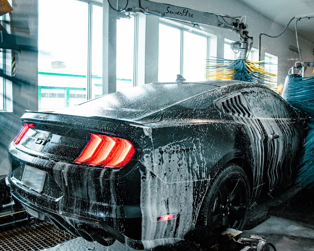 Aqua Car Wash | 2394 Princess St, Kingston, ON K7M 3G4, Canada | Phone: (613) 817-8151
