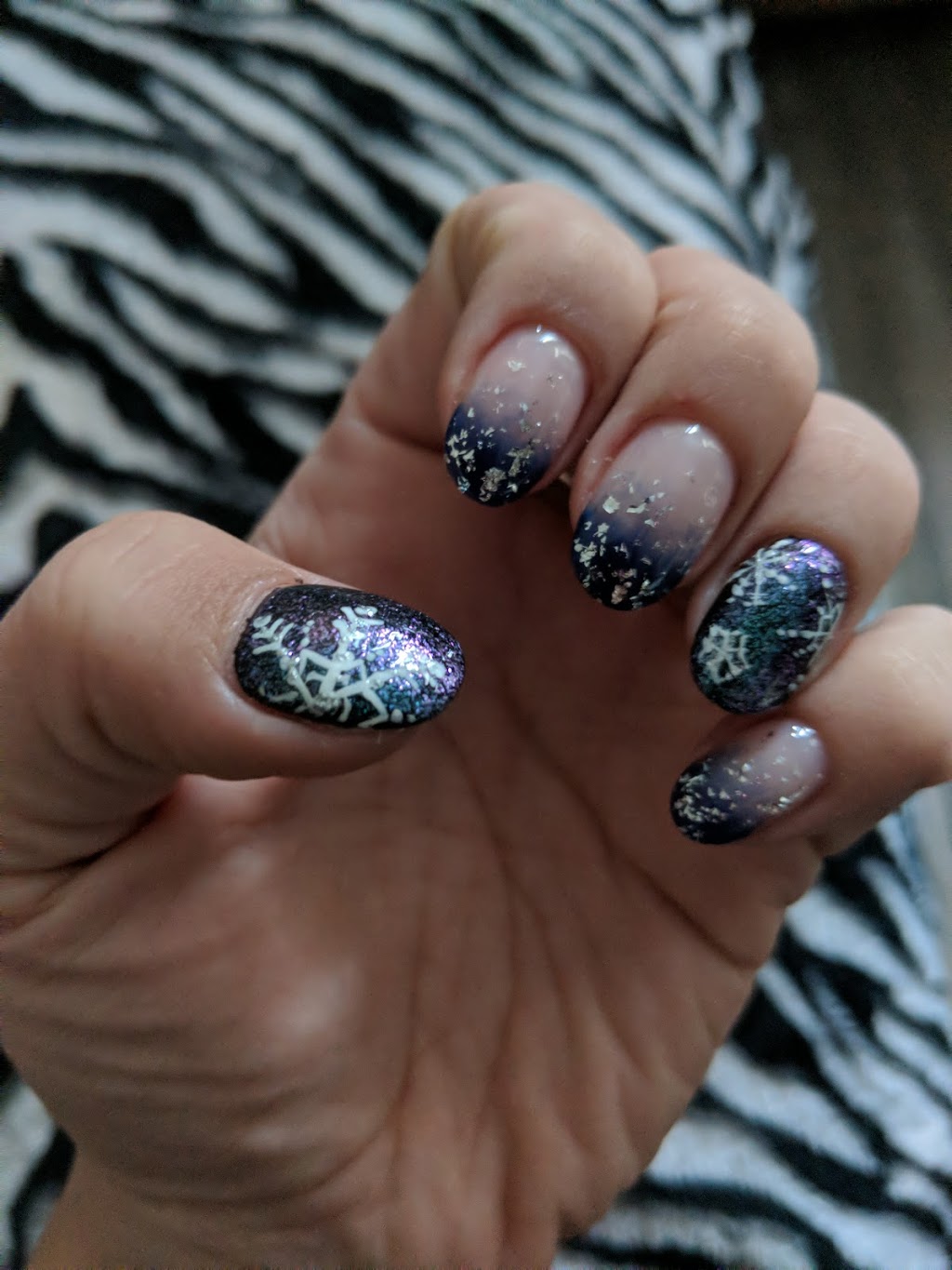 Queue Nails and Spa | 288 St Moritz Dr SW #4104, Calgary, AB T3H 5X8, Canada | Phone: (403) 249-8844