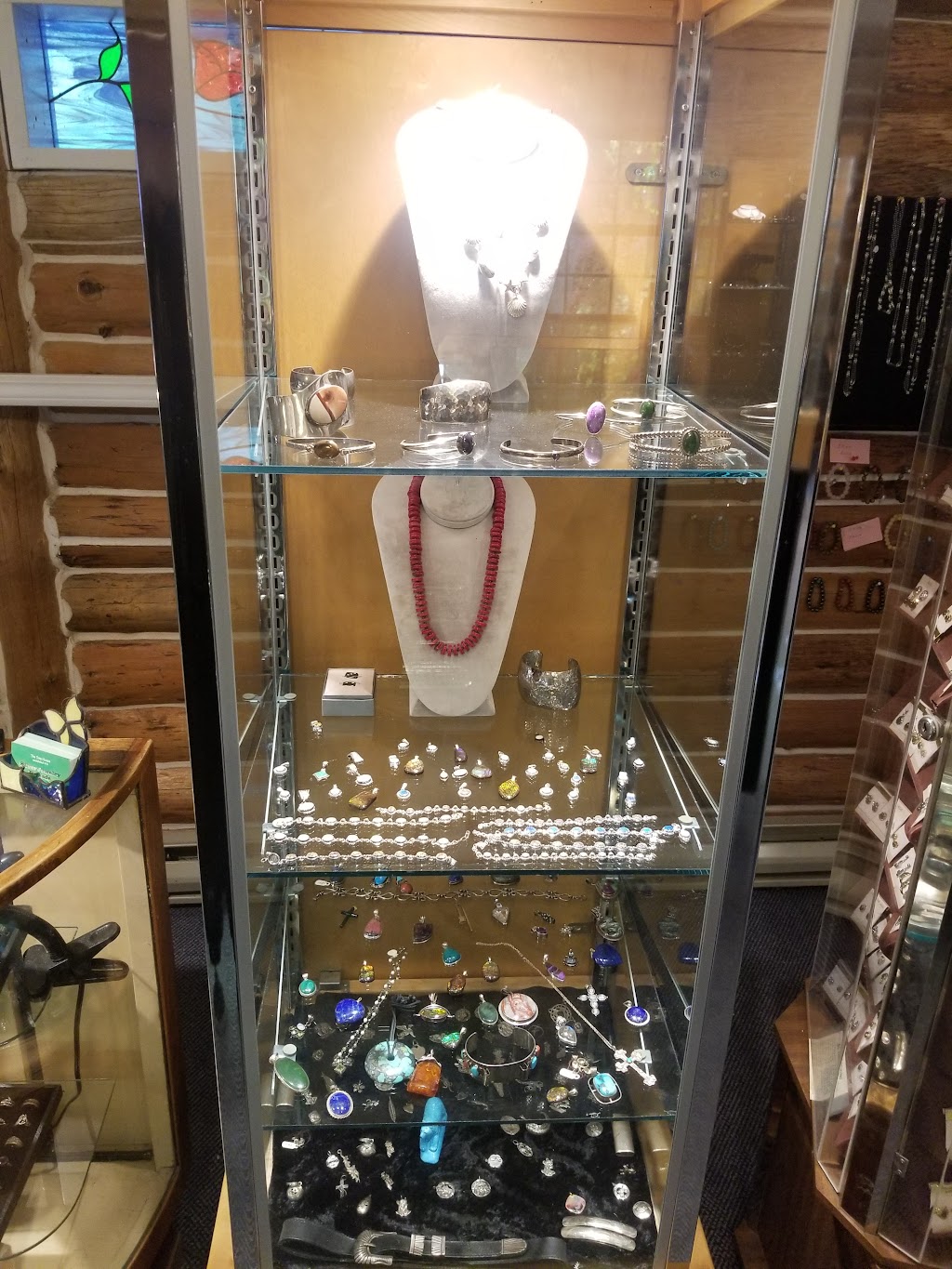 Tree House gift shop | 9865 BC-95, Yahk, BC V0B 2P0, Canada | Phone: (250) 424-5476