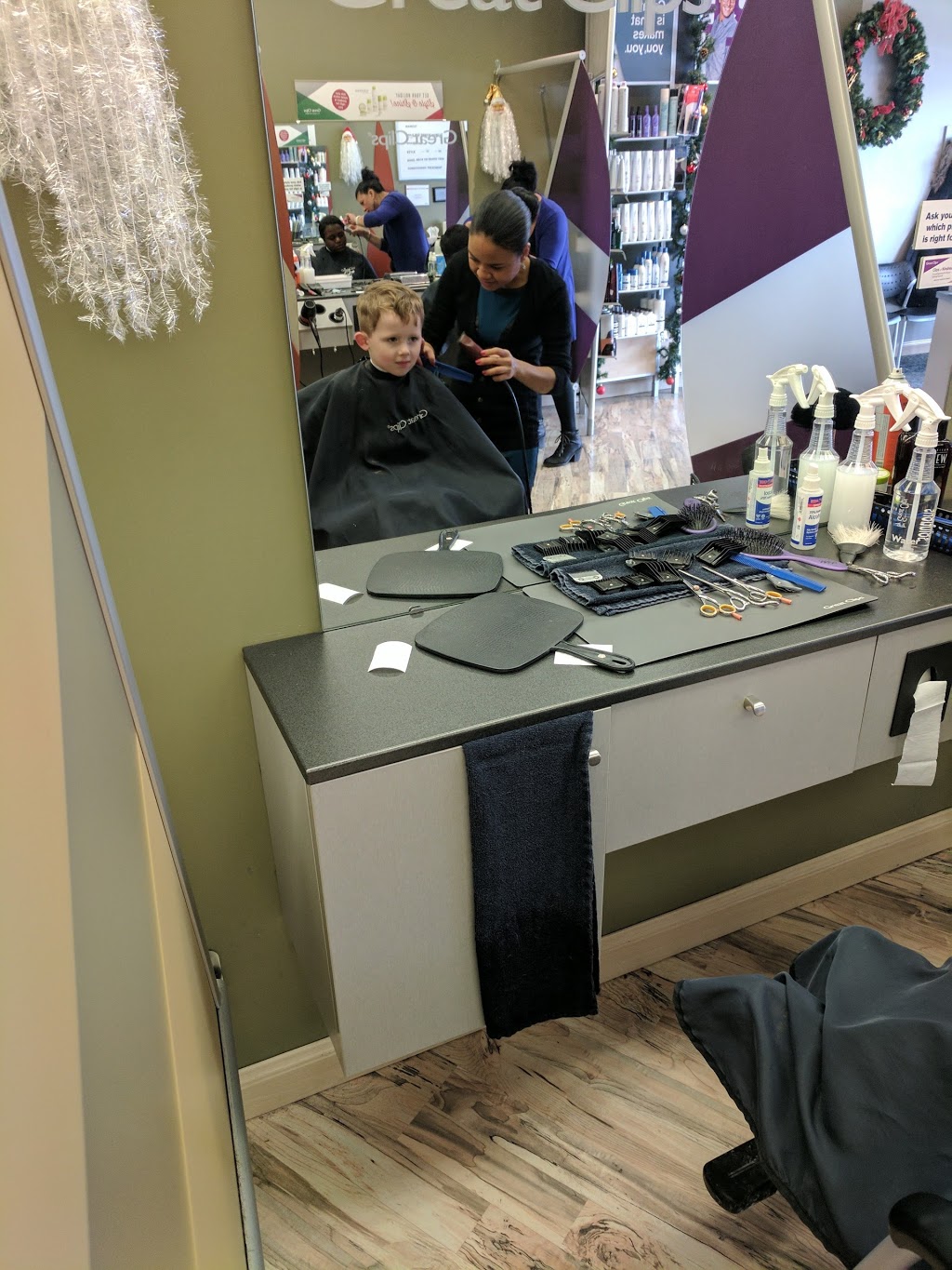Great Clips | 1076 Hoover Park Dr #3, Whitchurch-Stouffville, ON L4A 0K2, Canada | Phone: (905) 640-4247