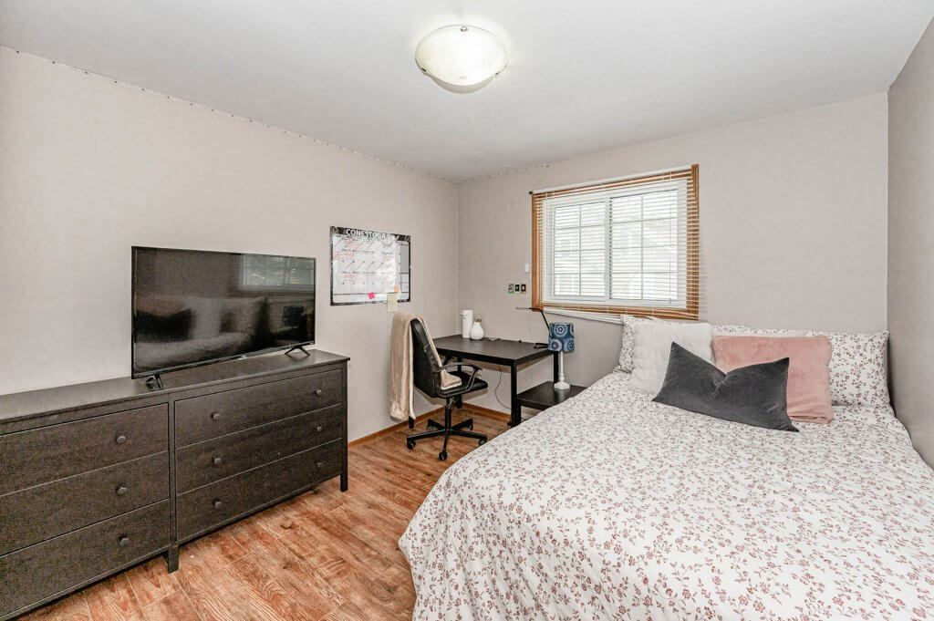 Rooms for Rent near Conestoga College | 2045 Old Mill Rd, Kitchener, ON N2P 1E4, Canada | Phone: (519) 275-1353