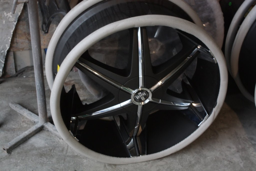 Carrosserie A & J | 5485 Rue de Kensington, Saint-Hubert, QC J3Y 2W7, Canada | Phone: (450) 656-4144
