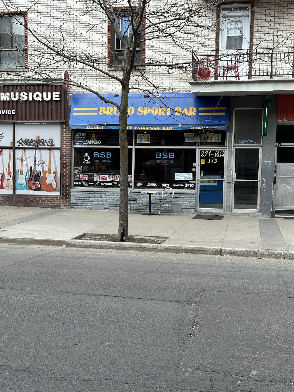 Bruno Sport Bar | 313 Rue Beaubien E, Montréal, QC H2S 1R9, Canada | Phone: (514) 271-8364