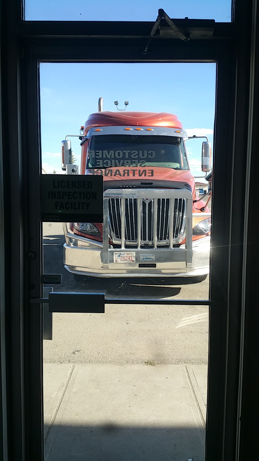 Diamond International Trucks - Leduc | 8226 Sparrow Crescent, Leduc, AB T9E 8B7, Canada | Phone: (780) 986-9530