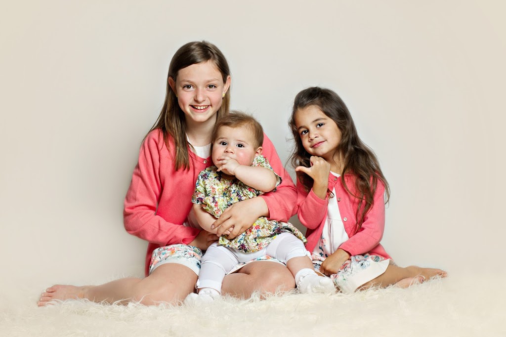Sacha Mullen Photography | 3124 E 5th Ave, Vancouver, BC V5M 1P1, Canada | Phone: (604) 839-1166
