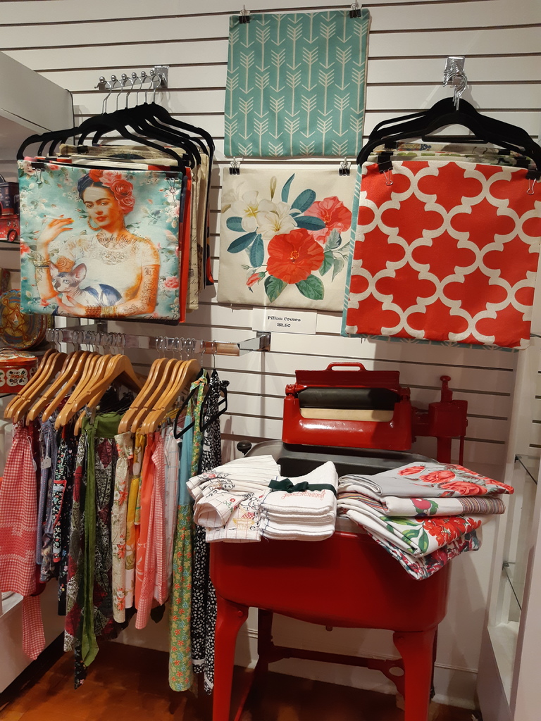 Lazy Susans | 2039 Oak Bay Ave, Victoria, BC V8R 1E5, Canada | Phone: (250) 412-2115