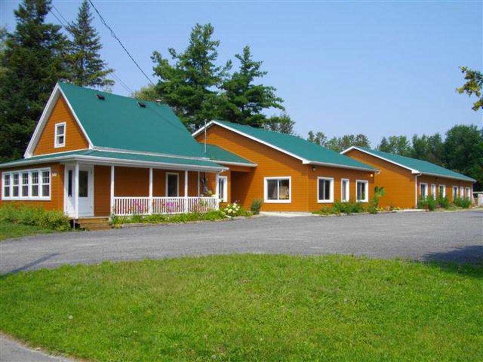Ma Petite Ecole | 1545 Chemin Ste Angélique, Saint-Lazare, QC J7T 1Y6, Canada | Phone: (450) 424-4960