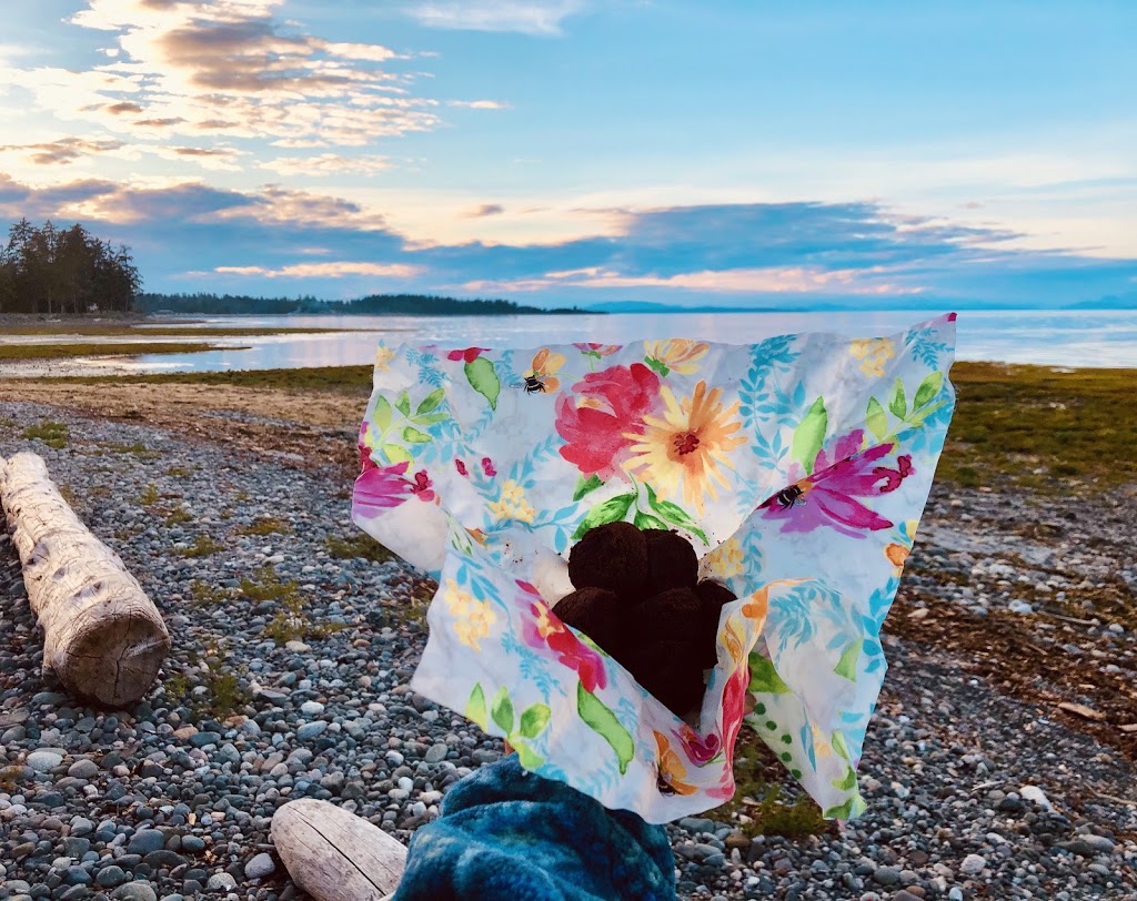 Nature Bee Beeswax Wraps | 6782 Veyaness Rd #20, Saanichton, BC V8M 2C2, Canada | Phone: (250) 415-6392