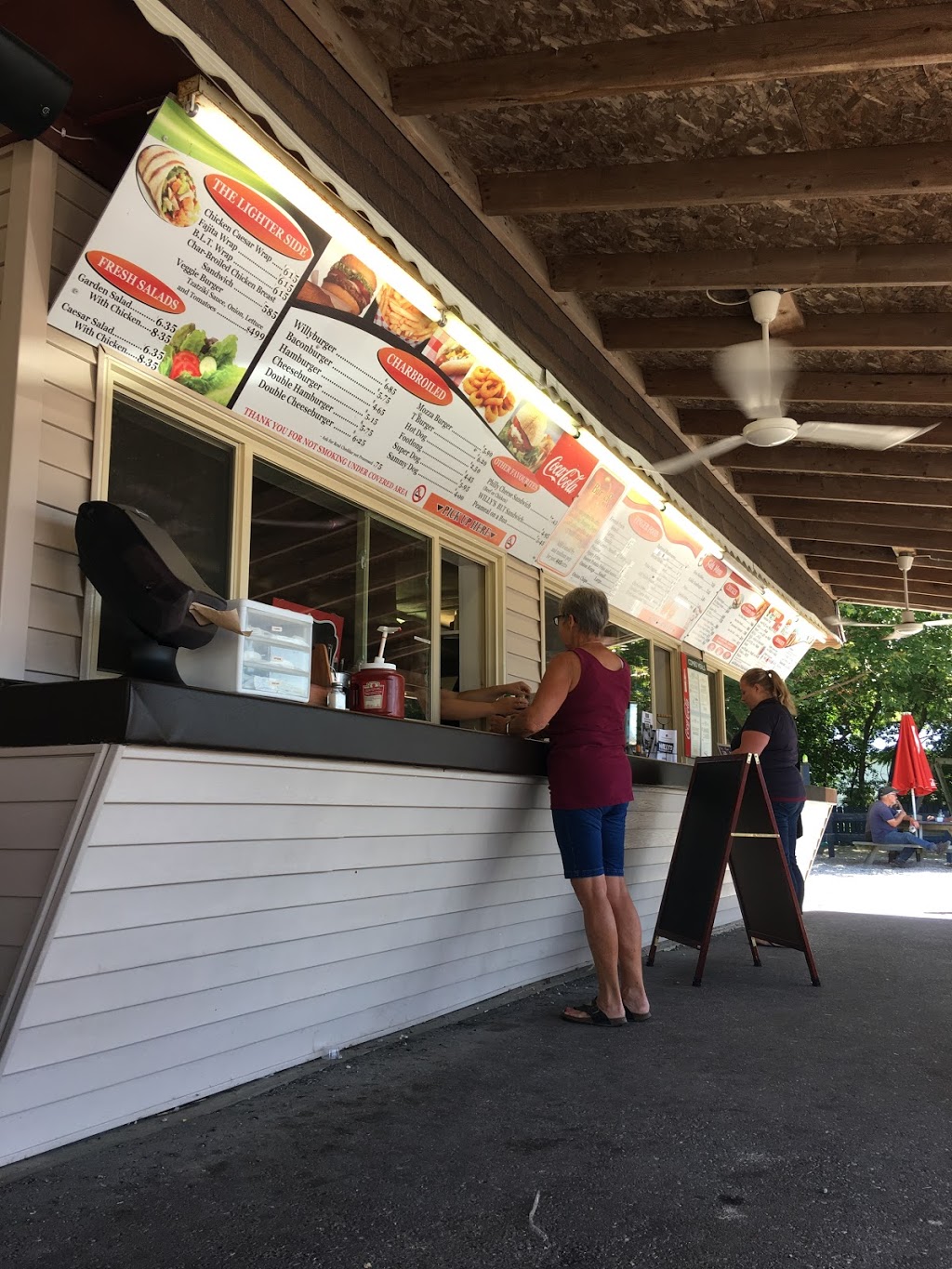 Willys Burger Bar | 267 Huron St, Clinton, ON N0M 1L0, Canada | Phone: (519) 606-0040