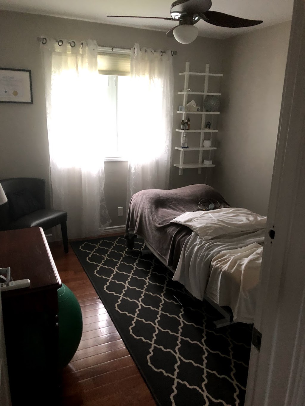 The Healing Centre | 711 Division St, Cobourg, ON K9A 3T1, Canada | Phone: (905) 372-4518