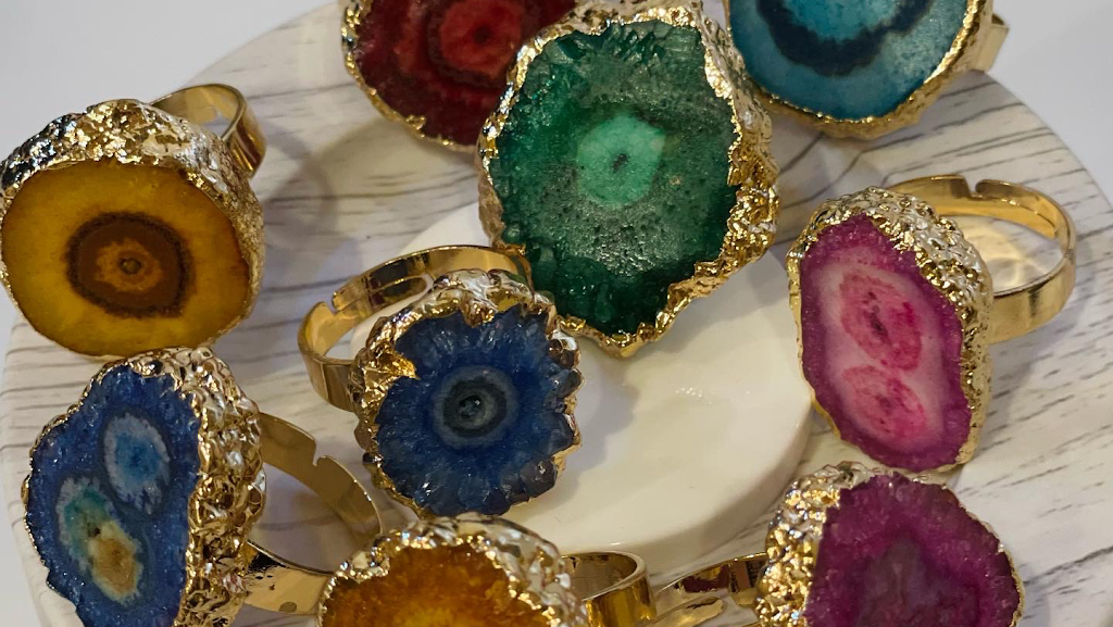 Laleh Design Studio | 1493 Chippendale Rd, West Vancouver, BC V7S 3G6, Canada | Phone: (778) 986-8317