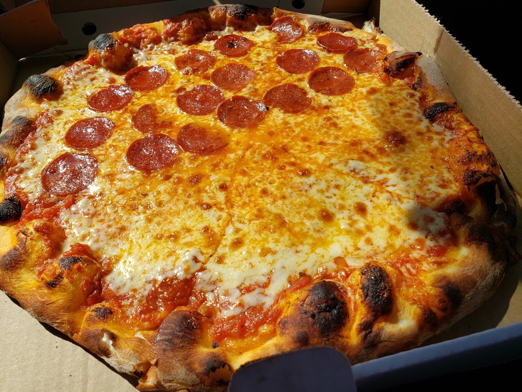 Bayview Beach Pizza | 354 Limerick St, Innisfil, ON L0L 1K0, Canada | Phone: (705) 290-1577
