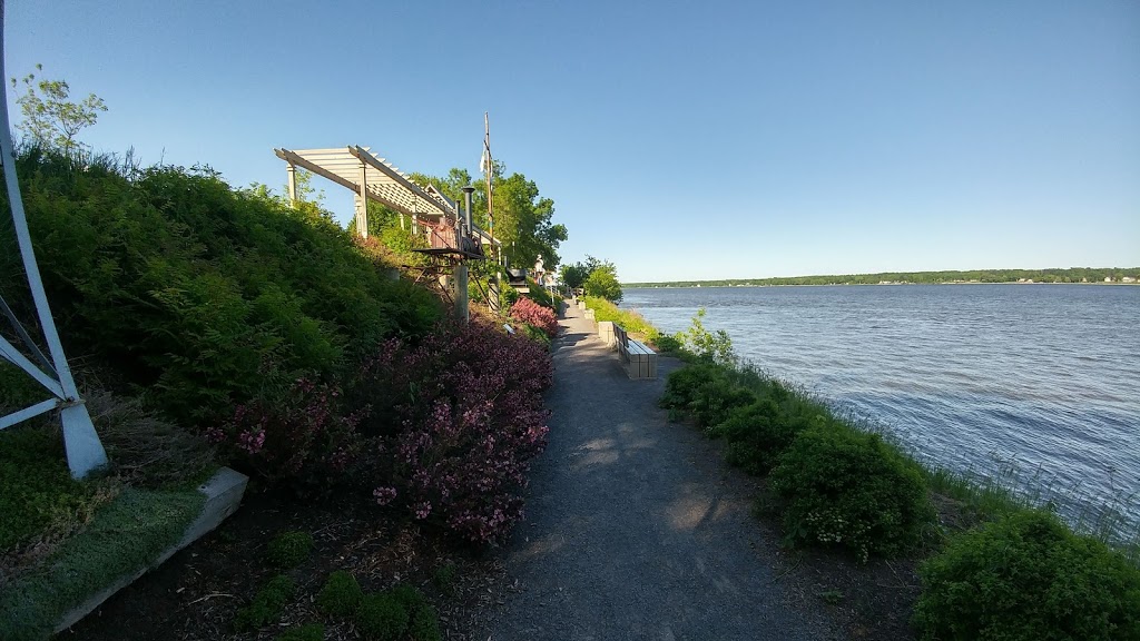 Library Ginette-Rivard-Tremblay | 12 Rue Louis-Joseph-Doucet, Lanoraie, QC J0K 1E0, Canada | Phone: (450) 887-1100