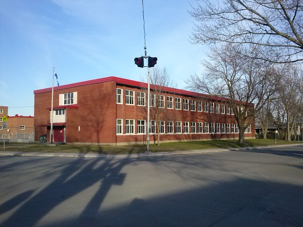 Primary School Saint Gilles | 220 Rue Dauphin, Laval, QC H7G 3V8, Canada | Phone: (450) 662-7000
