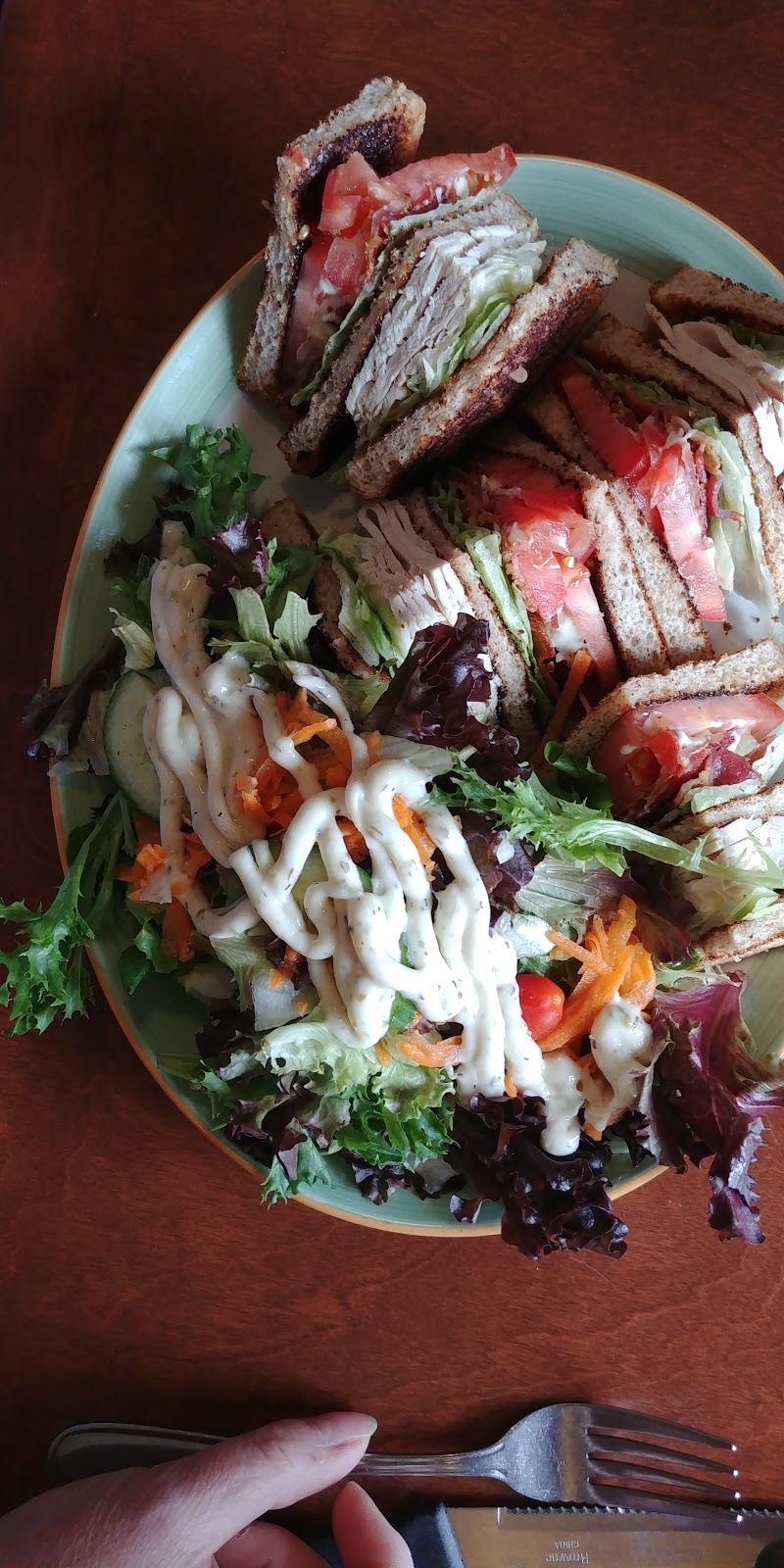 P J Restaurant Dining Lounge | 394 Madawaska Blvd, Arnprior, ON K7S 3H2, Canada | Phone: (613) 623-5430
