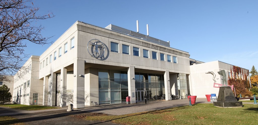 Église baptiste évangélique de Saint-Léonard | Salle Piccolo, 8370 Bd Lacordaire, Saint-Léonard, QC H1R 3Y6, Canada | Phone: (514) 835-3371