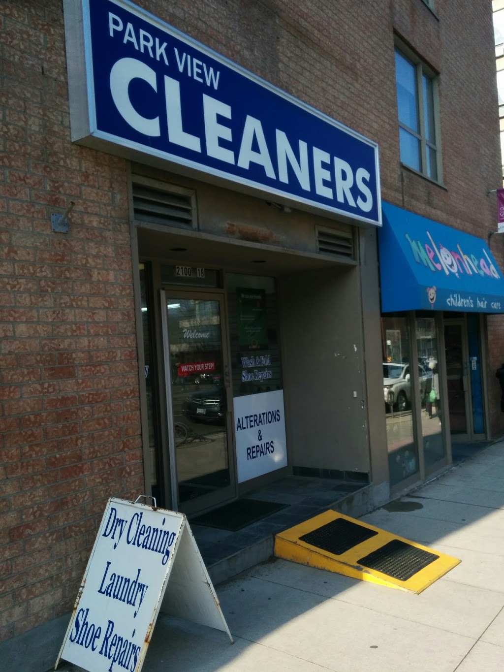 Parkview Cleaners | laundry | 2100 Bloor St W Unit 1B, Toronto, ON M6S 1M7, Canada | 4167679513 OR +1 416-767-9513