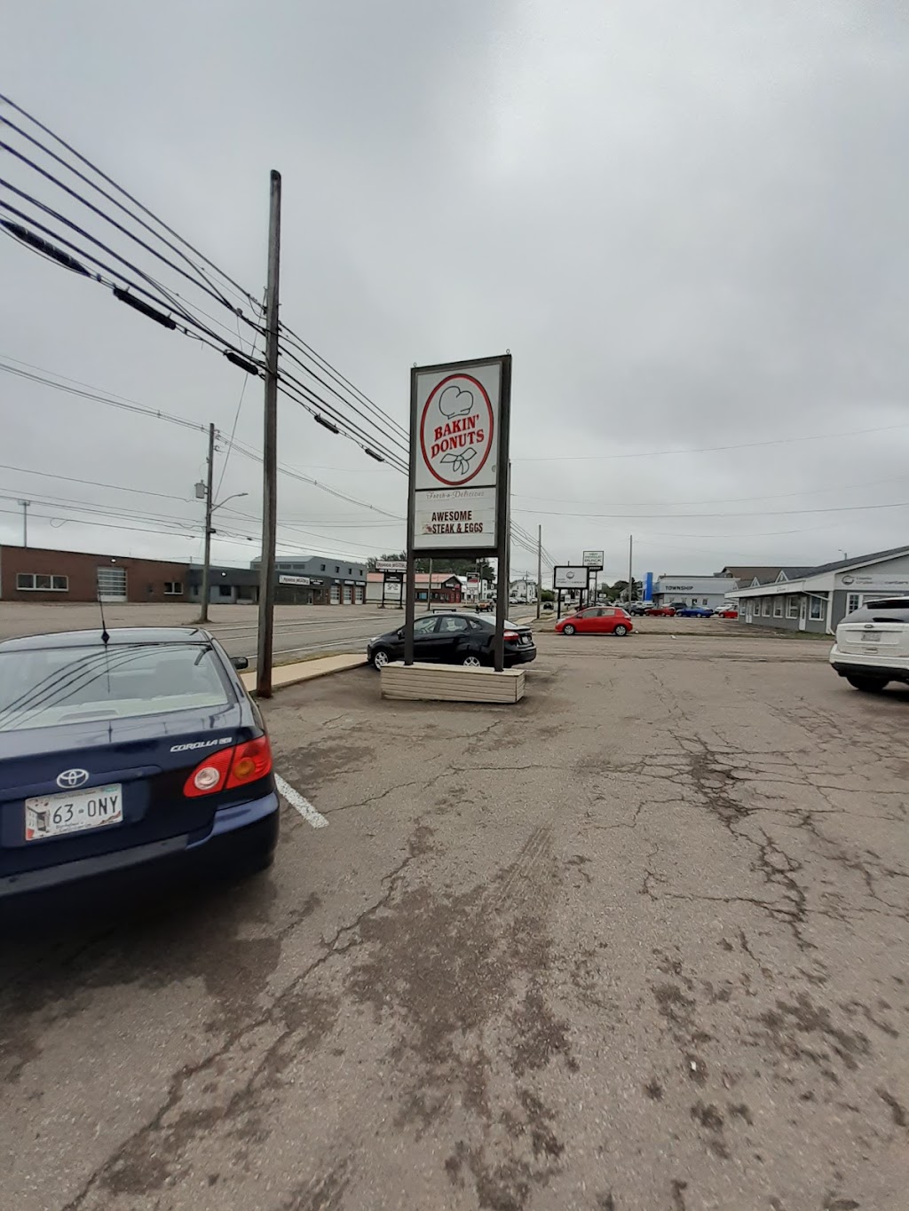 Bakin Donuts | 48 Water St, Summerside, PE C1N 4G4, Canada | Phone: (902) 436-3201