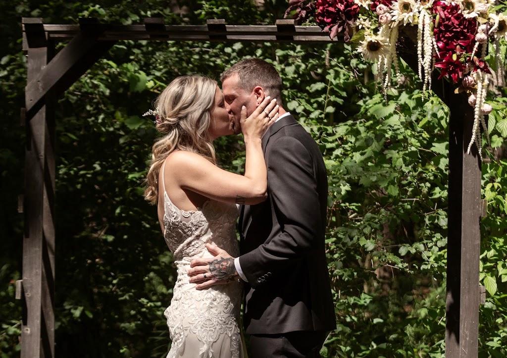 PondaRosa Elopements | 8824 Slater St, Cobourg, ON K9A 0V2, Canada | Phone: (705) 868-7969