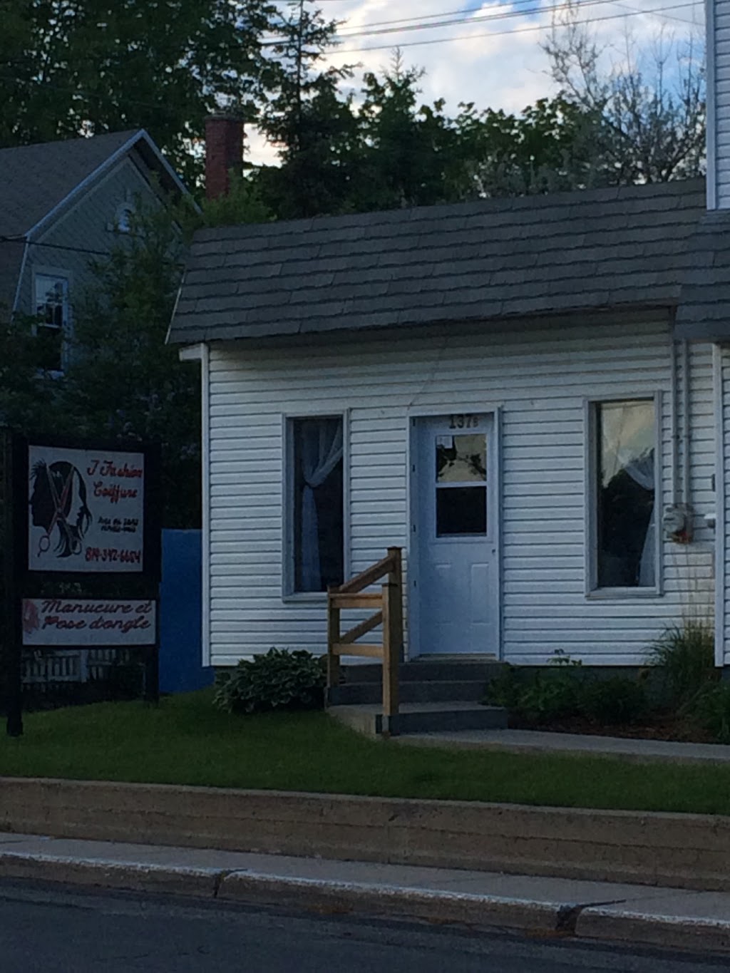 J fashion coiffure | 137B Rue Daniel Johnson, Danville, QC J0A, Canada | Phone: (819) 342-6654
