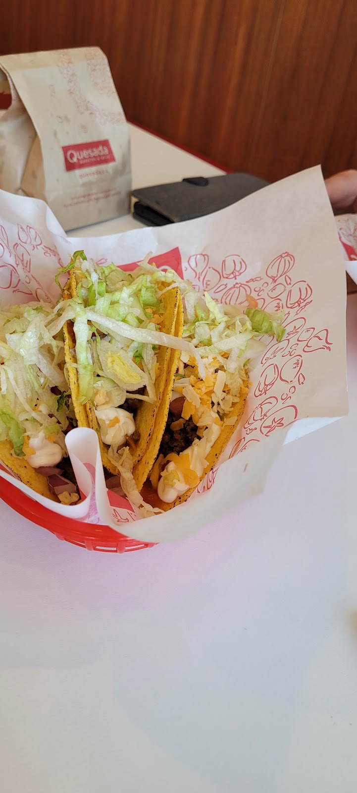 Quesada Burritos & Tacos | 3477 Petawawa Blvd, Petawawa, ON K8H 1X2, Canada | Phone: (613) 687-7111