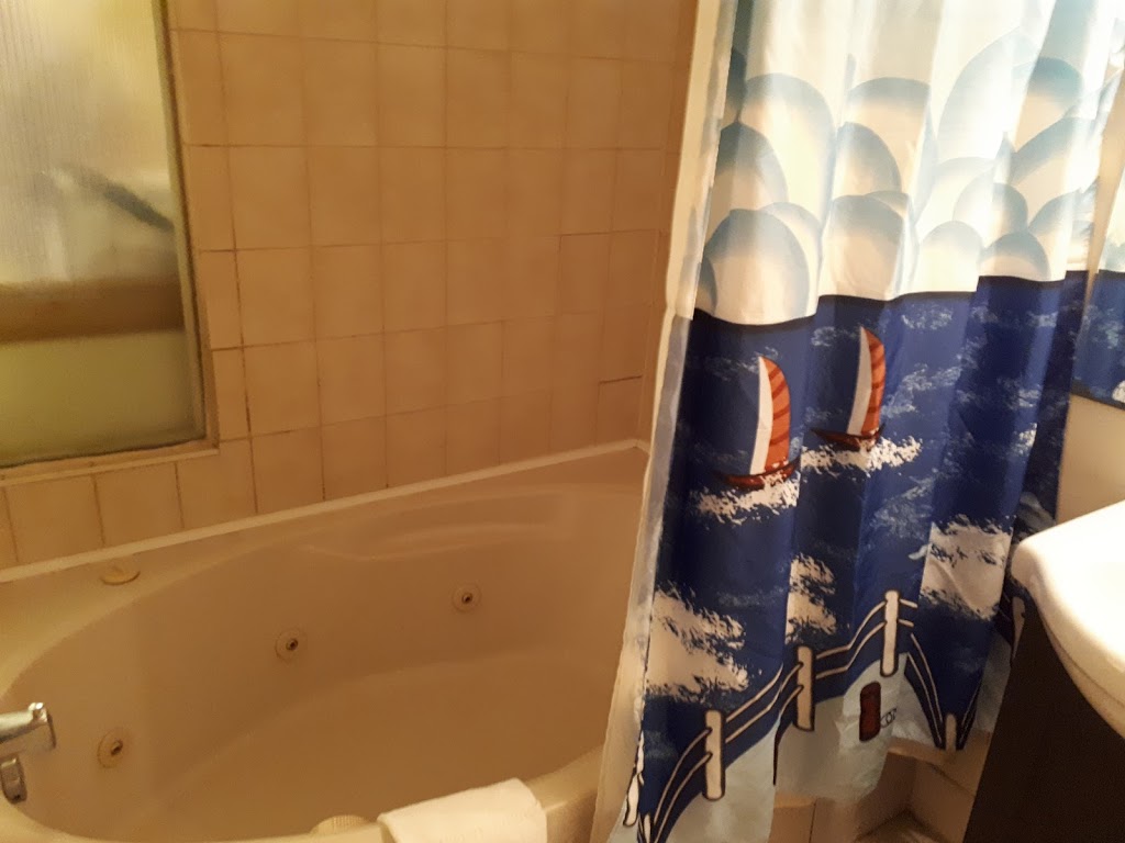 Auberge Champetre | 1435 Boulevard Sainte Adèle, Sainte-Adèle, QC J8B 2N6, Canada | Phone: (450) 229-3533