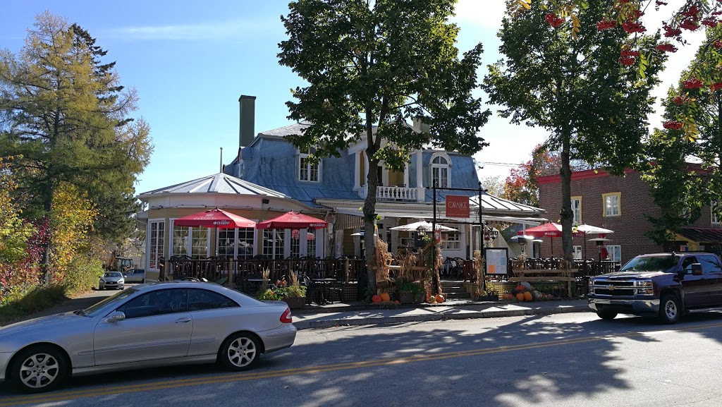 LOrange Bistro | 29 Rue Ambroise Fafard, Baie-Saint-Paul, QC G3Z 2J2, Canada | Phone: (418) 240-1197
