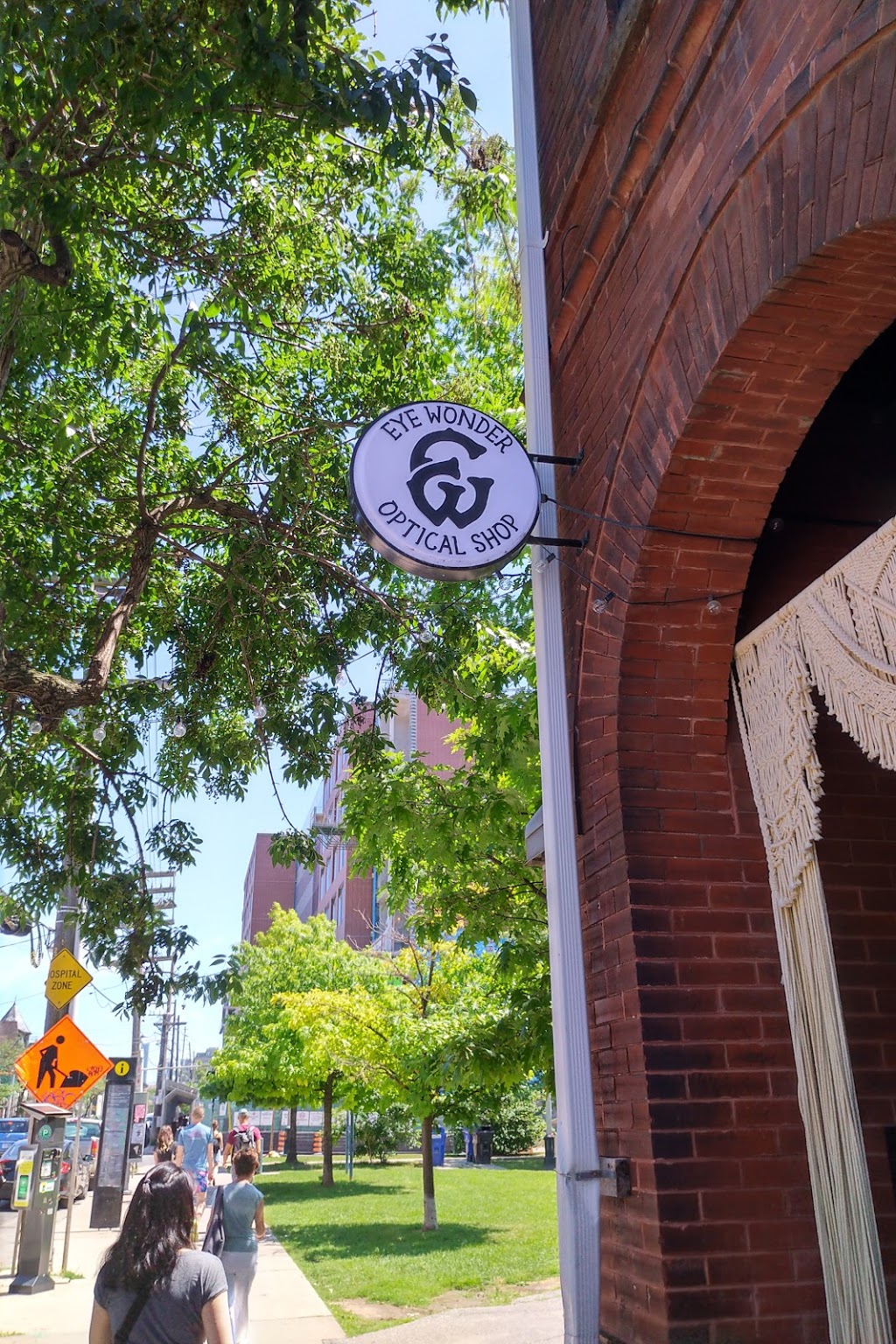 Eye Wonder Optical | 1075 Queen St W, Toronto, ON M6J 1H3, Canada | Phone: (416) 534-2235