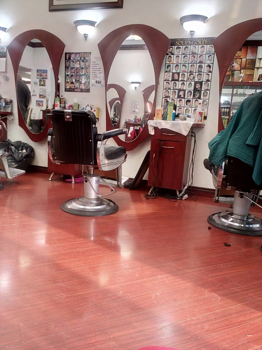 Moonshine Unisex Hair | 1749 Jane St, North York, ON M9N 2S5, Canada | Phone: (416) 364-8544