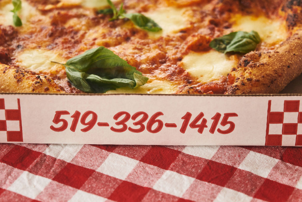 Giresis Pizza Factory | 146 East Street N, Sarnia, ON N7T 6X2, Canada | Phone: (519) 336-1415