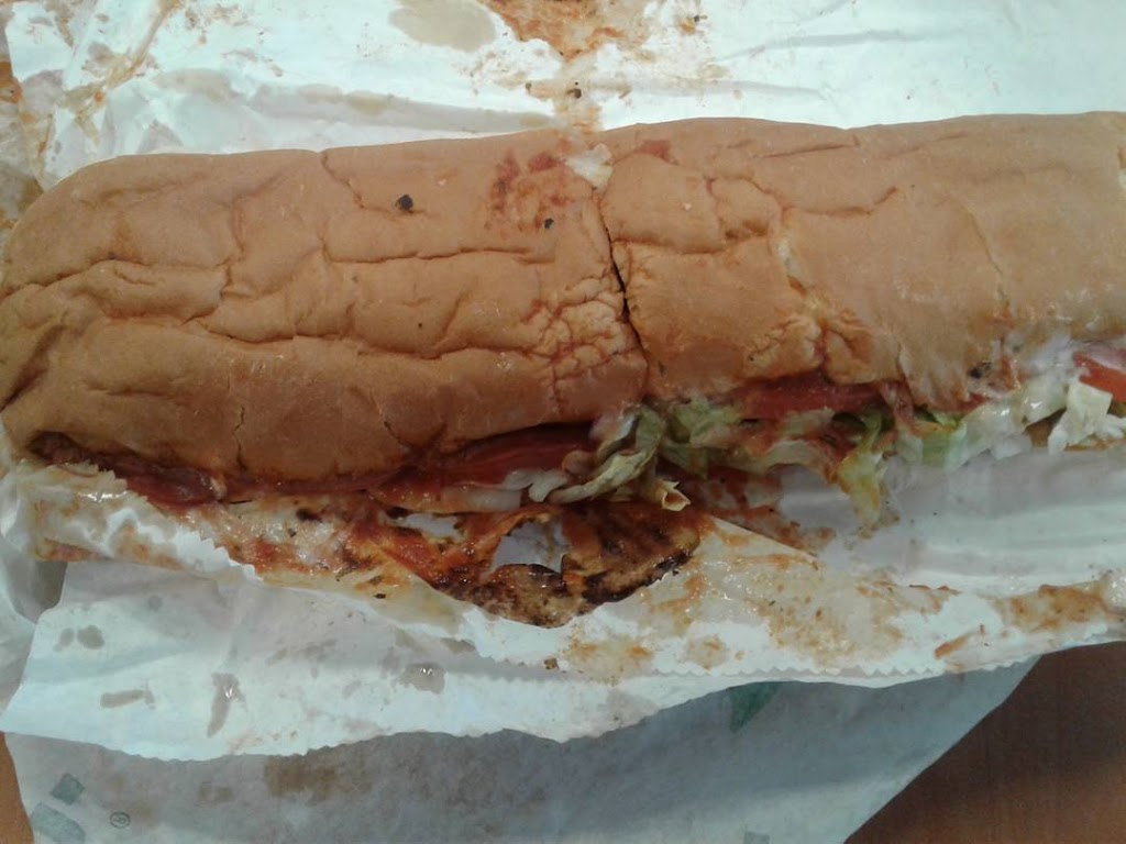 Subway | 1375 Southdown Rd Units 4 & 5, Mississauga, ON L5J 2Z1, Canada | Phone: (905) 855-1317
