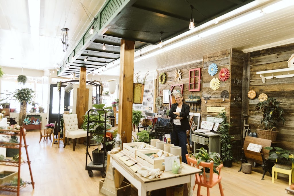 Reclaimed Garden Co. | 2095 Nathaway Dr, Youngs Point, ON K0L 3G0, Canada | Phone: (705) 875-6261