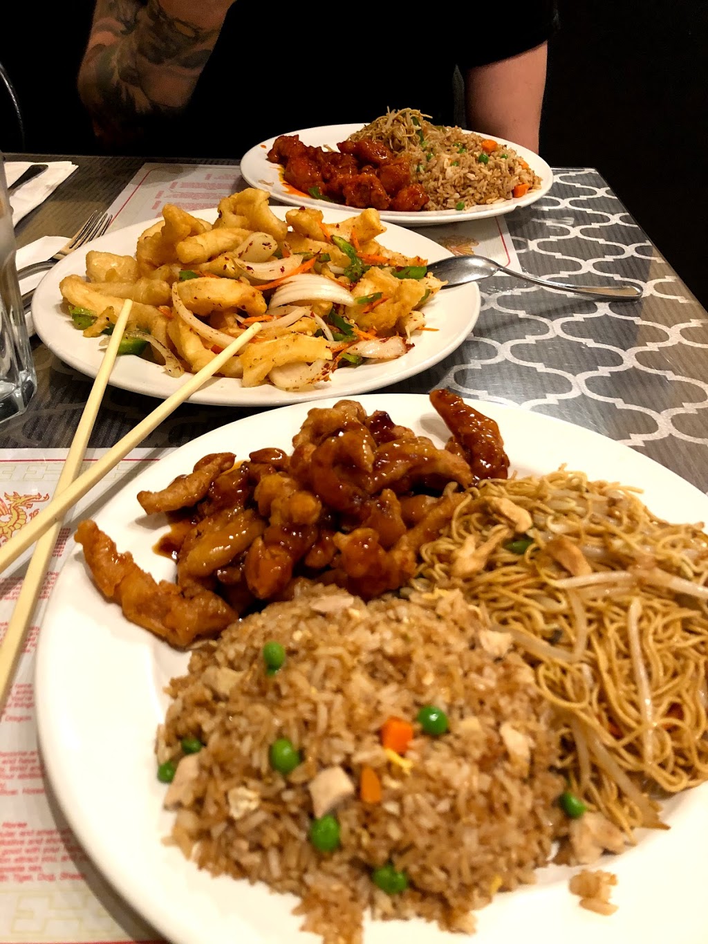 Lemon Garden | 2913 Richmond Rd SW, Calgary, AB T3E 2J5, Canada | Phone: (403) 249-3111