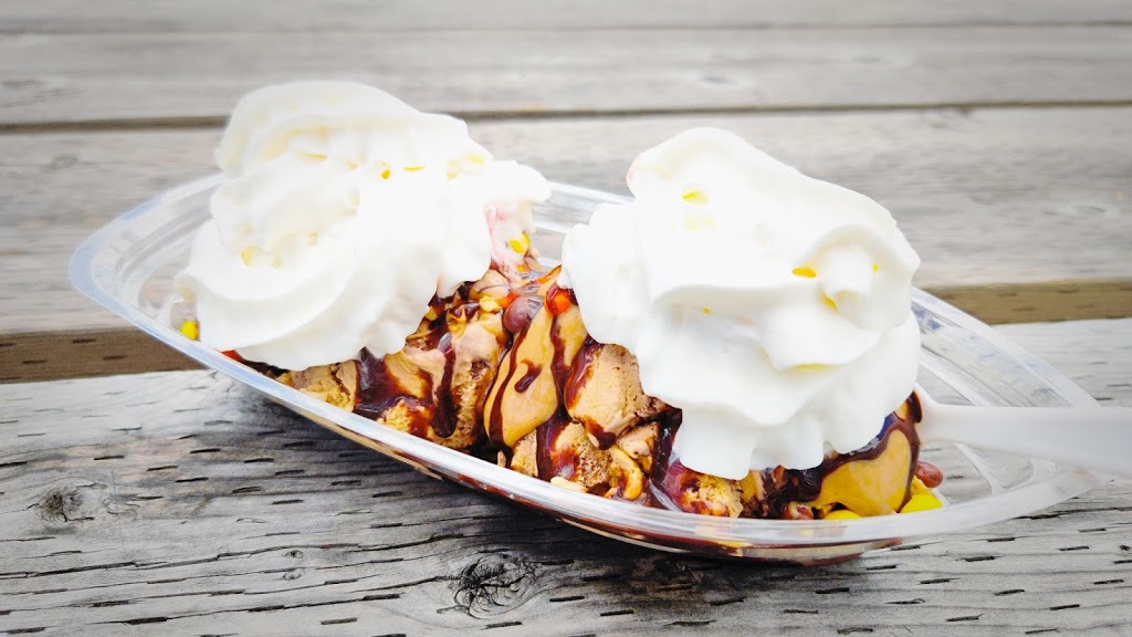 Ice Cream on the Rocks | 1587 Riverside Dr, Britt, ON P0G 1A0, Canada | Phone: (705) 383-0955