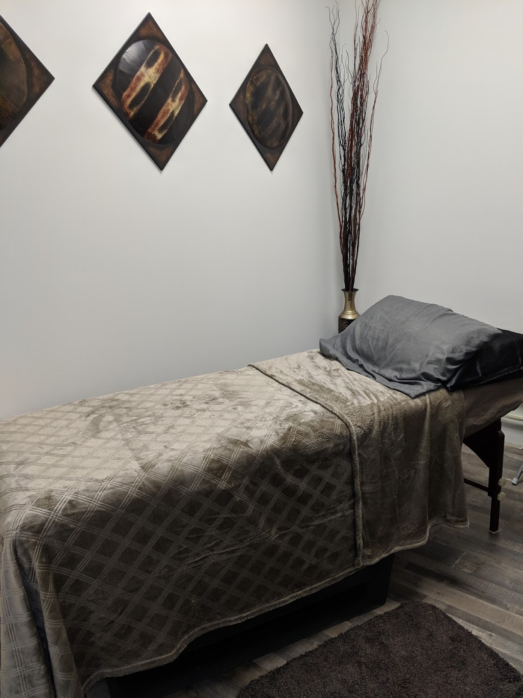 Angelees Studio Salon | 339 B Main St, Selkirk, MB R1A 2T3, Canada | Phone: (204) 485-3345