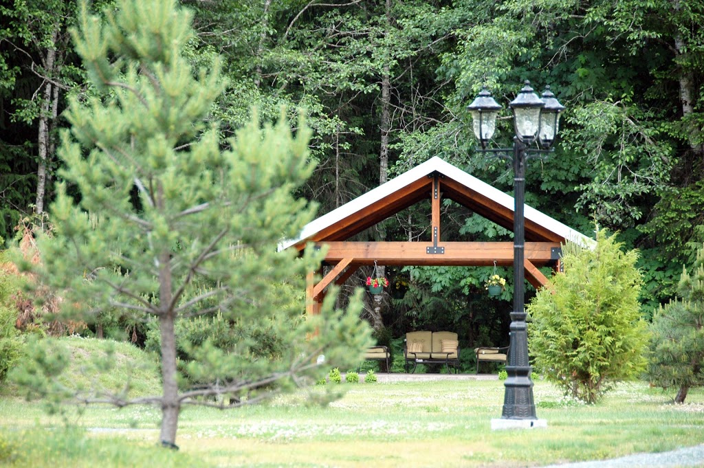 Honeymoon Bay Lodge & Retreat | 10028 Park Dr, Honeymoon Bay, BC V0R 1Y0, Canada | Phone: (888) 749-4252