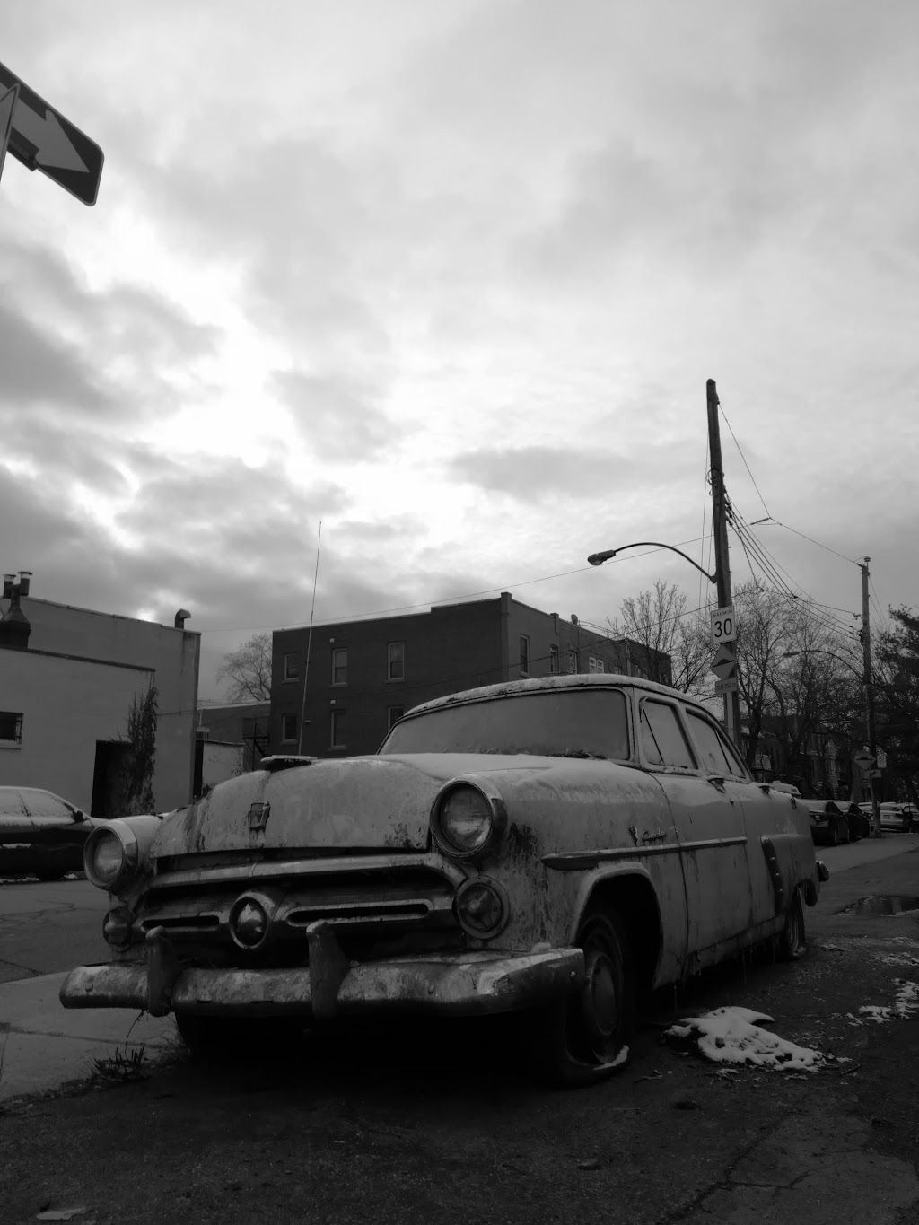 Garage Mécanique et Carrosserie - Auto Centre Rosemont | 205 Rue de Bellechasse Local B, Montreal, QC H2S 1W5, Canada | Phone: (514) 278-3078