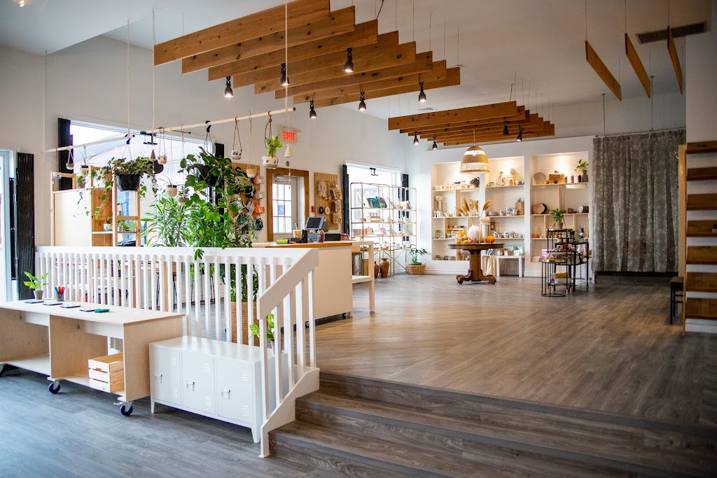 À fleur de terre - Atelier-Boutique de céramique | 3100 Rte Harwood Local 30, Vaudreuil-Dorion, QC J7V 8P2, Canada | Phone: (450) 424-4774